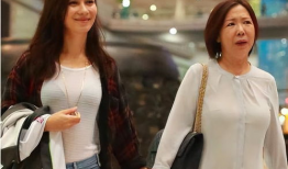 卢靖姗的妈妈照片