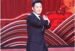 吴京和成龙春晚背景,硬核对决演绎中国功夫传奇